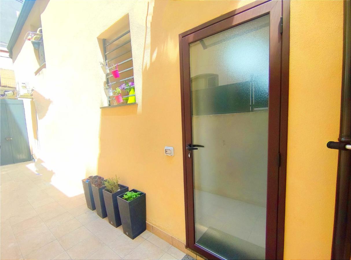 U Futtinu House Apartment คาตาเนีย ภายนอก รูปภาพ